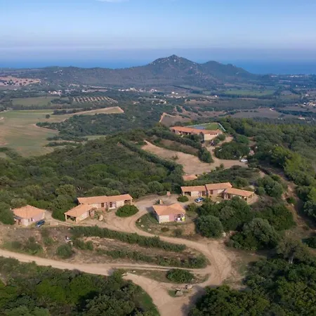 Is Bisus Country house