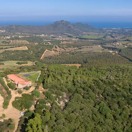 Is Bisus Country house