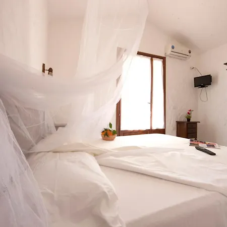 Is Bisus Country house *