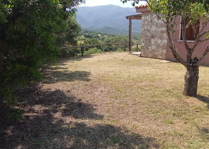 Is Bisus Hétvégi ház Castiadas