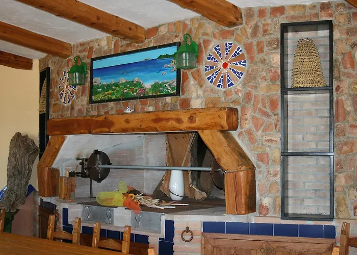 Is Bisus Hétvégi ház *